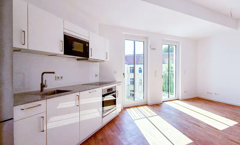 Ruhige Wohnung zur Hofseite und Balkon mit Nachmittagssonne - zentrale Lage — photo 1